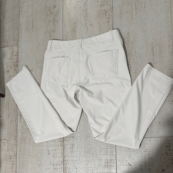 Johnnie O Men’s Bone/stone color 33/32 Pants in perfect condition - Picture 2 of 3